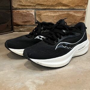 Saucony Women's Black and White Sneakers
